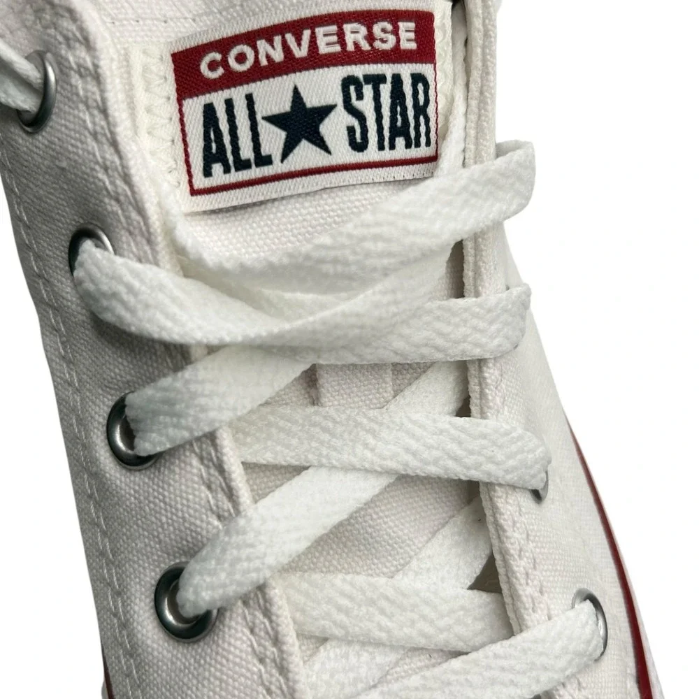 Converse Chuck Taylor‎ All Star Low Top White Youth Sneakers Size 2 NWB